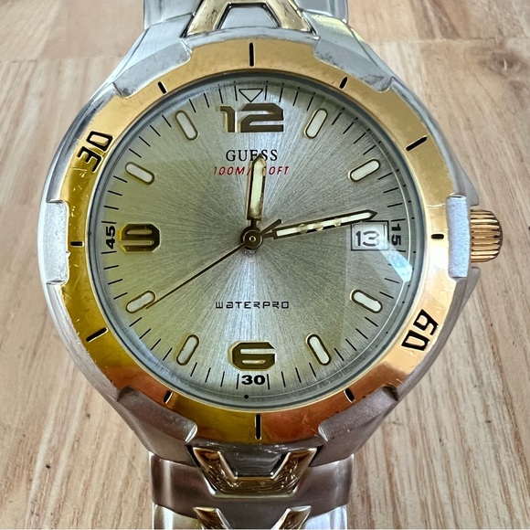 Guess waterpro men’s two-tone dress watch NEW BATTERY - Picture 1 of 9